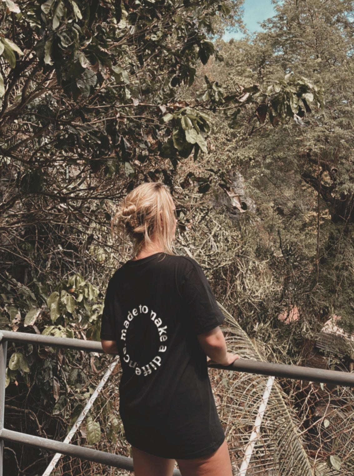 Unisex T-Shirt "made to make a difference"