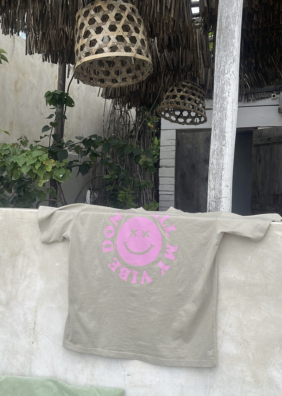 Unisex Oversized T-Shirt “don’t kill my vibe” (Print ist Rosa)