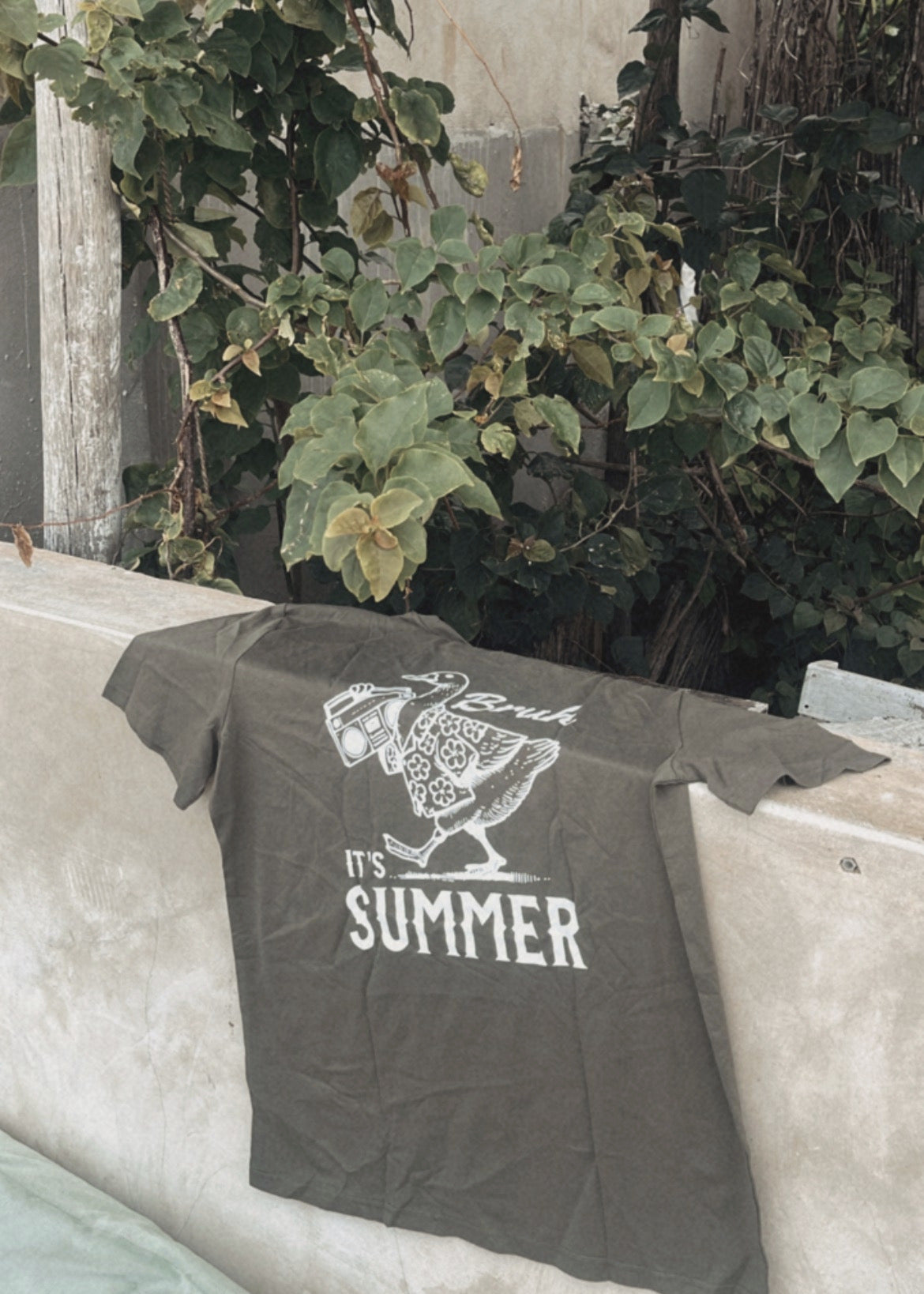 Unisex T-Shirt "Bruh it‘s Summer"