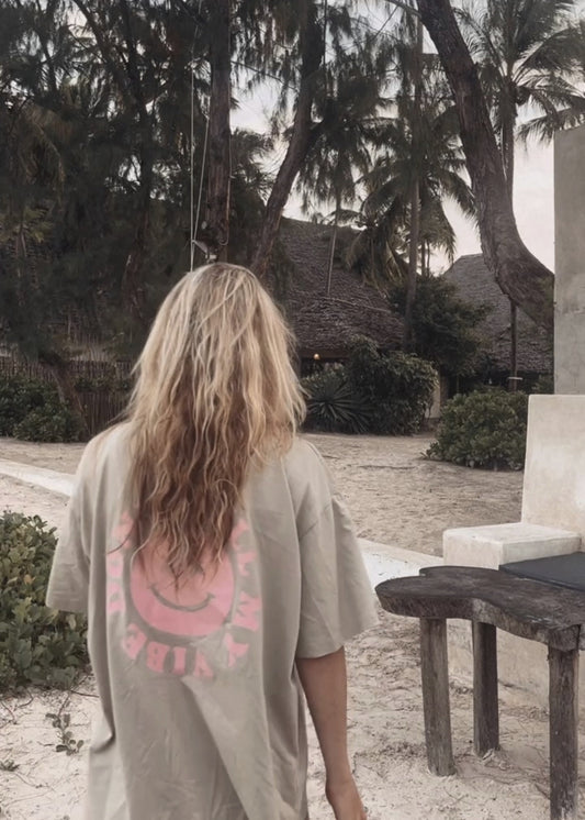 Unisex Oversized T-Shirt “don’t kill my vibe” (Print ist Rosa)