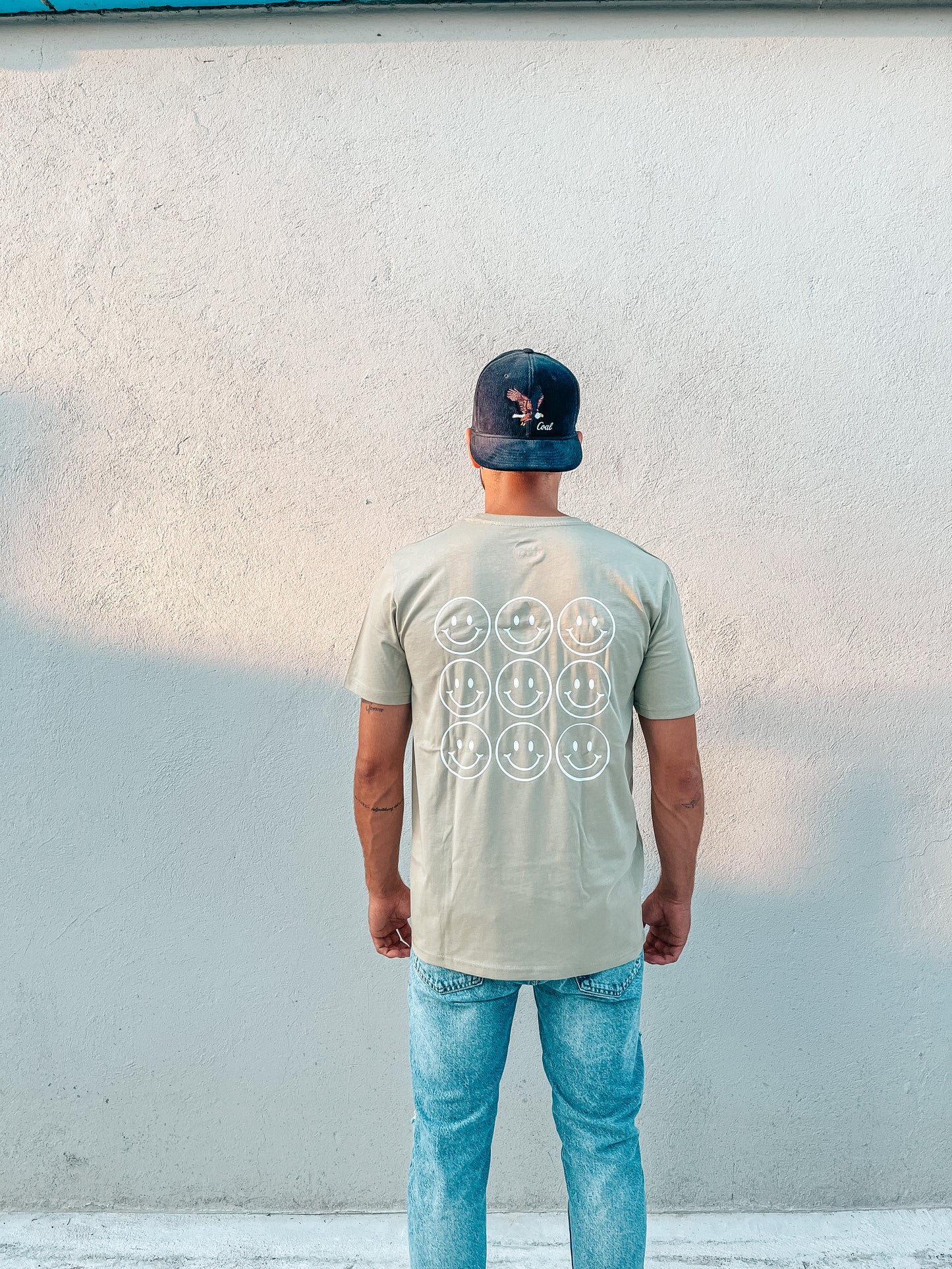 Unisex T-Shirt "Smiley" (Print ist weiss)