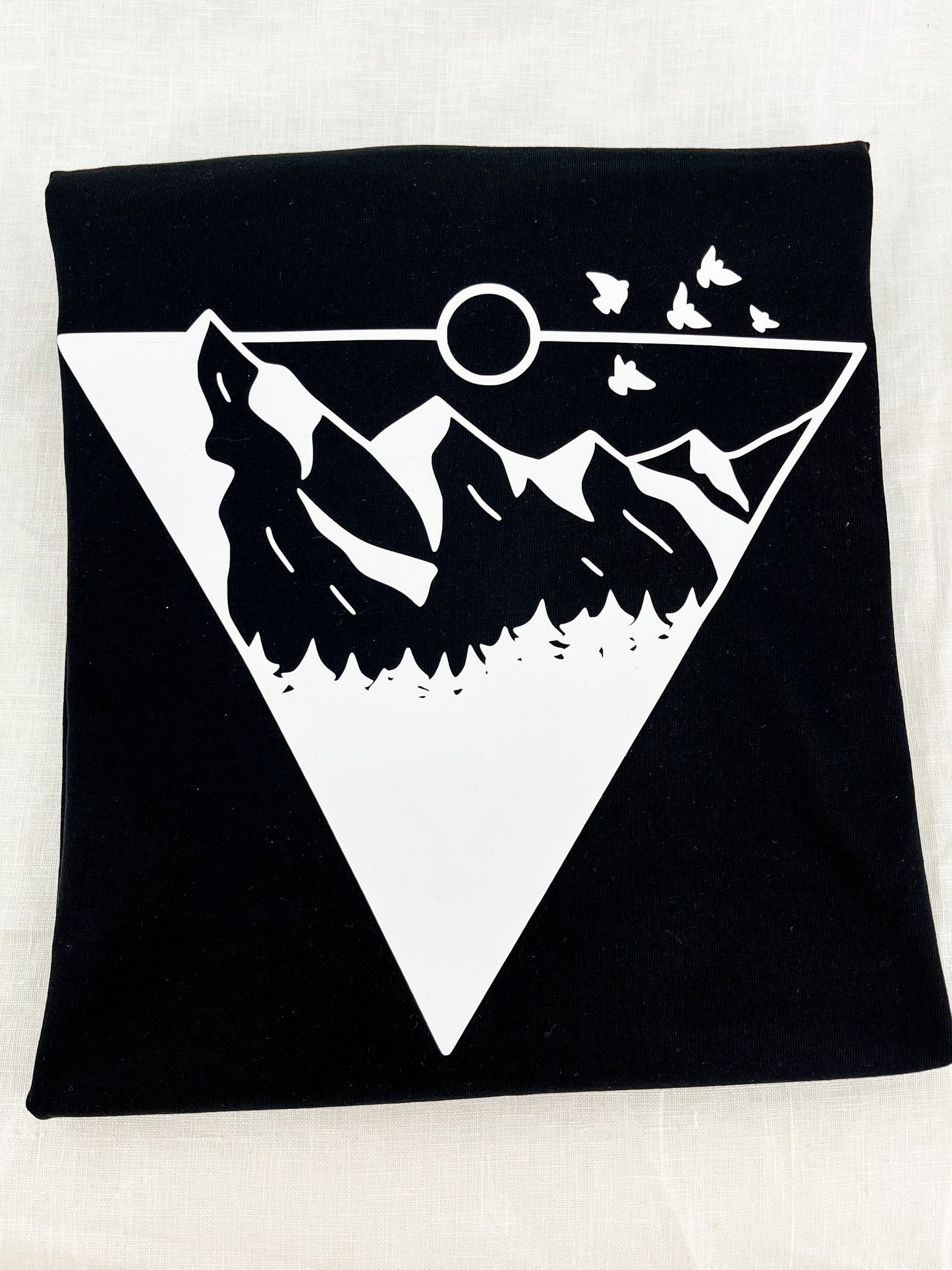 Unisex T-Shirt "Mountain Vibe"