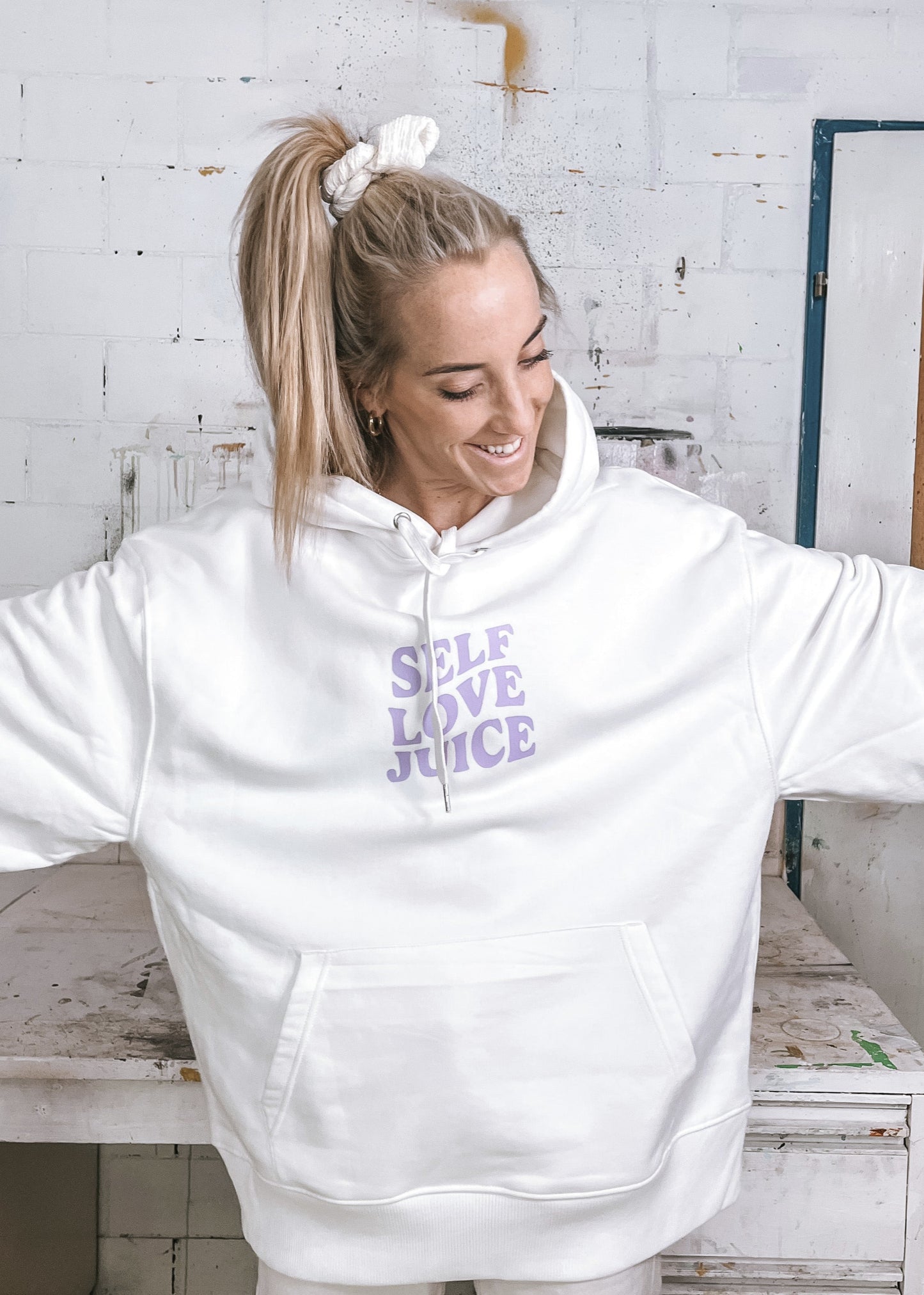Unisex relaxed Hoodie "Self love juice" (Lila Print)