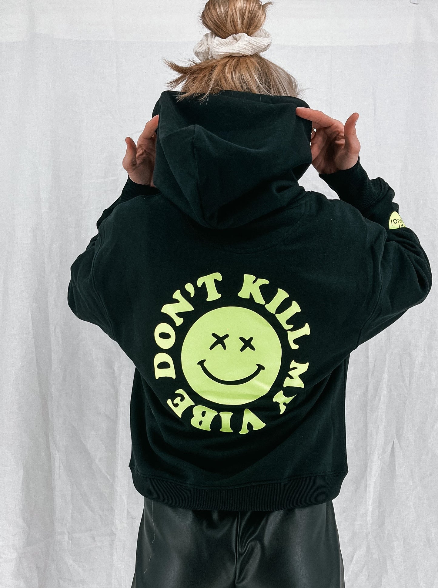 Unisex relaxed Hoodie "don‘t kill my vibe" (leuchtgelber Print)
