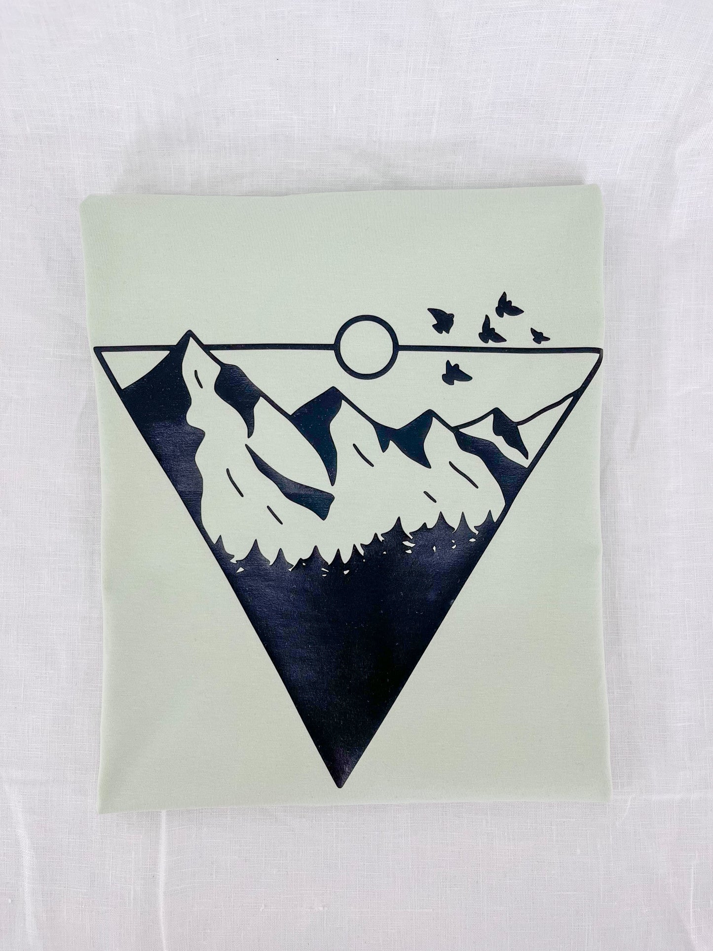 Unisex T-Shirt "Mountain Vibe"