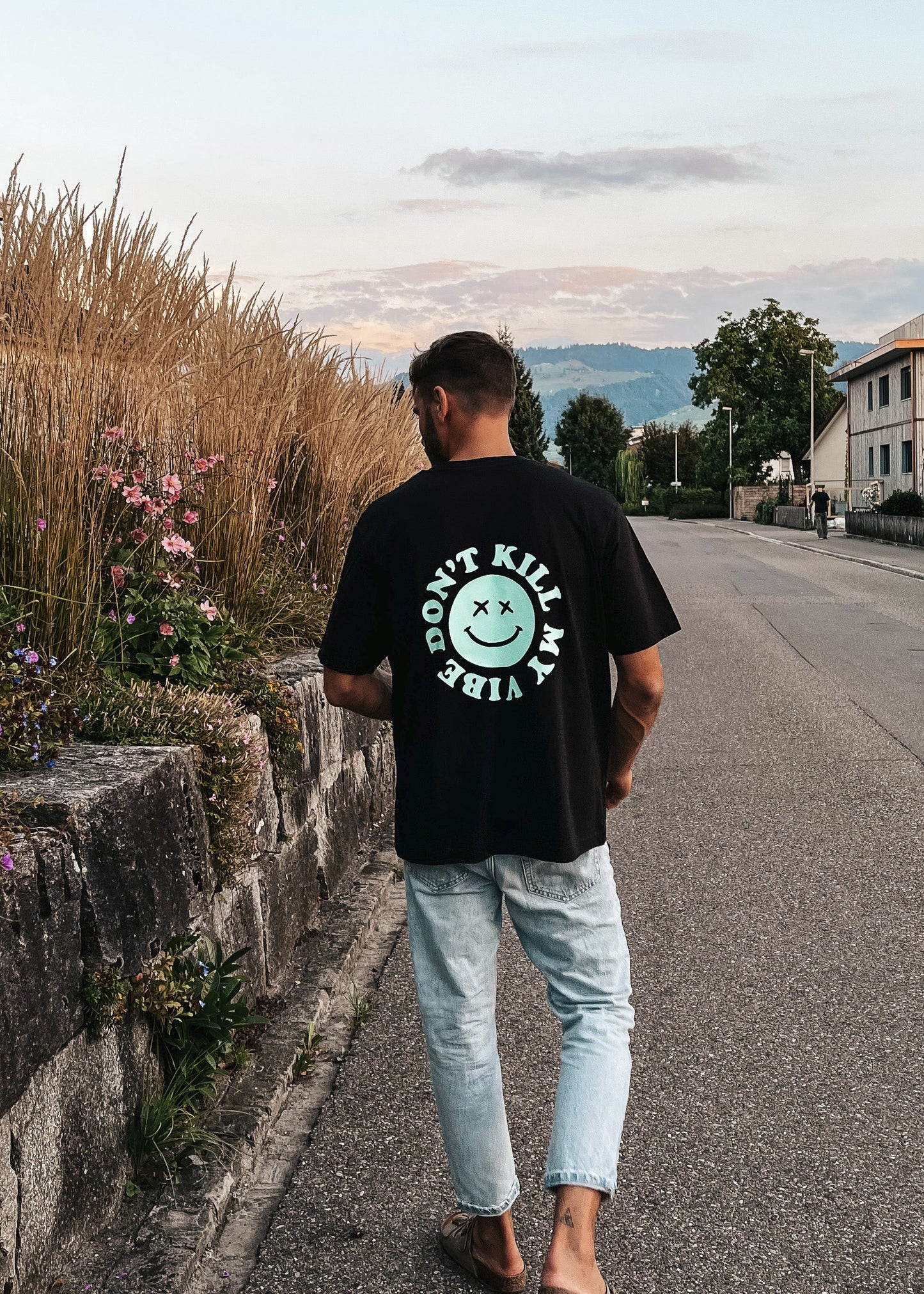 Unisex Relaxed T-Shirt “don’t kill my vibe” (Print ist Mint)