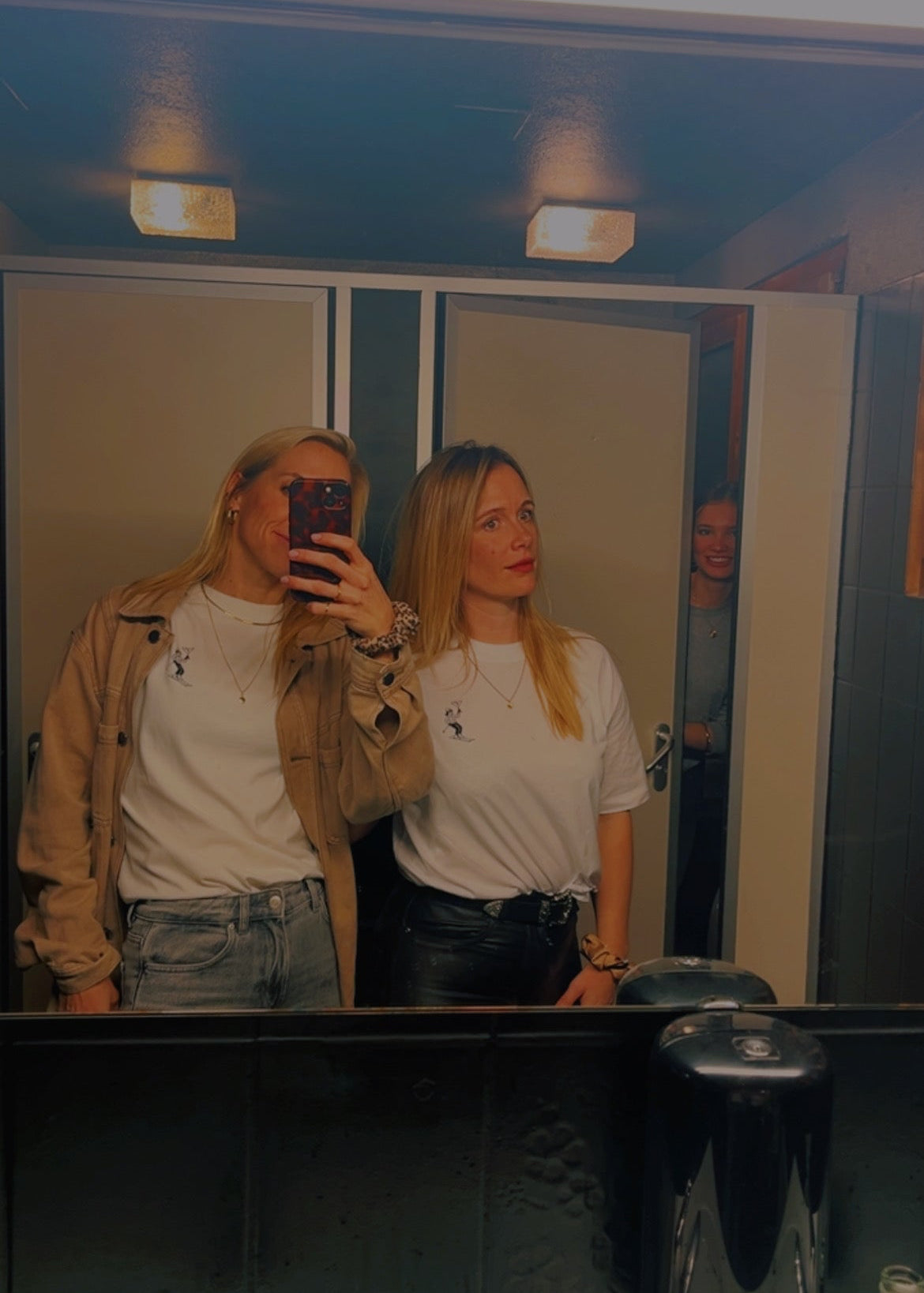 Unisex Relaxed T-Shirt “Après Ski”