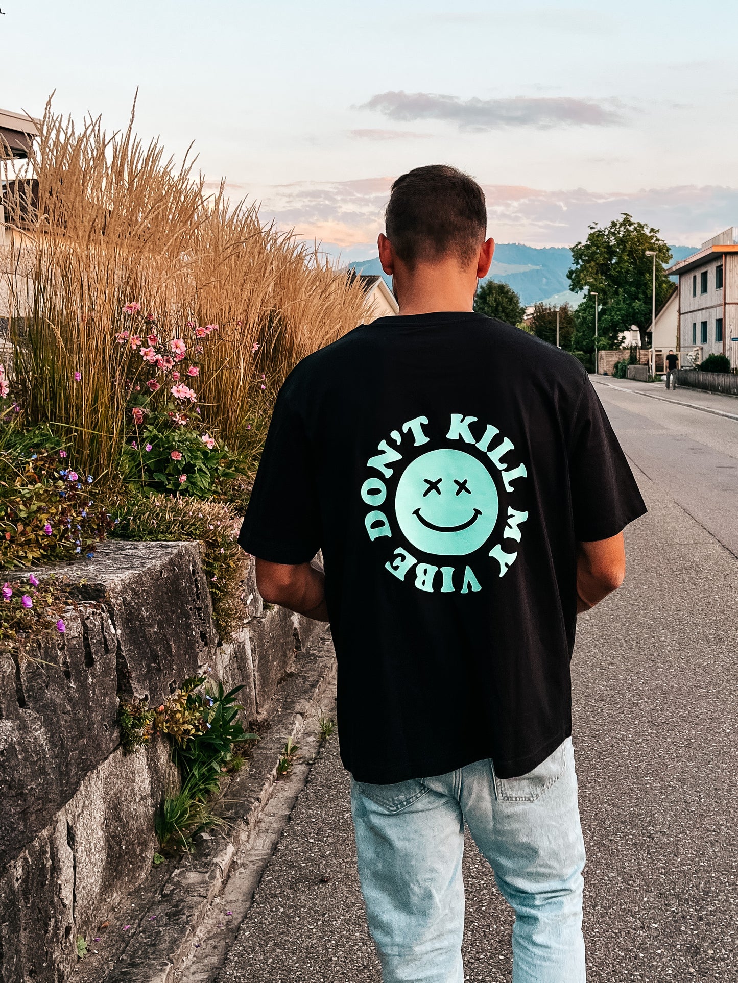 Unisex Relaxed T-Shirt “don’t kill my vibe” (Print ist Mint)