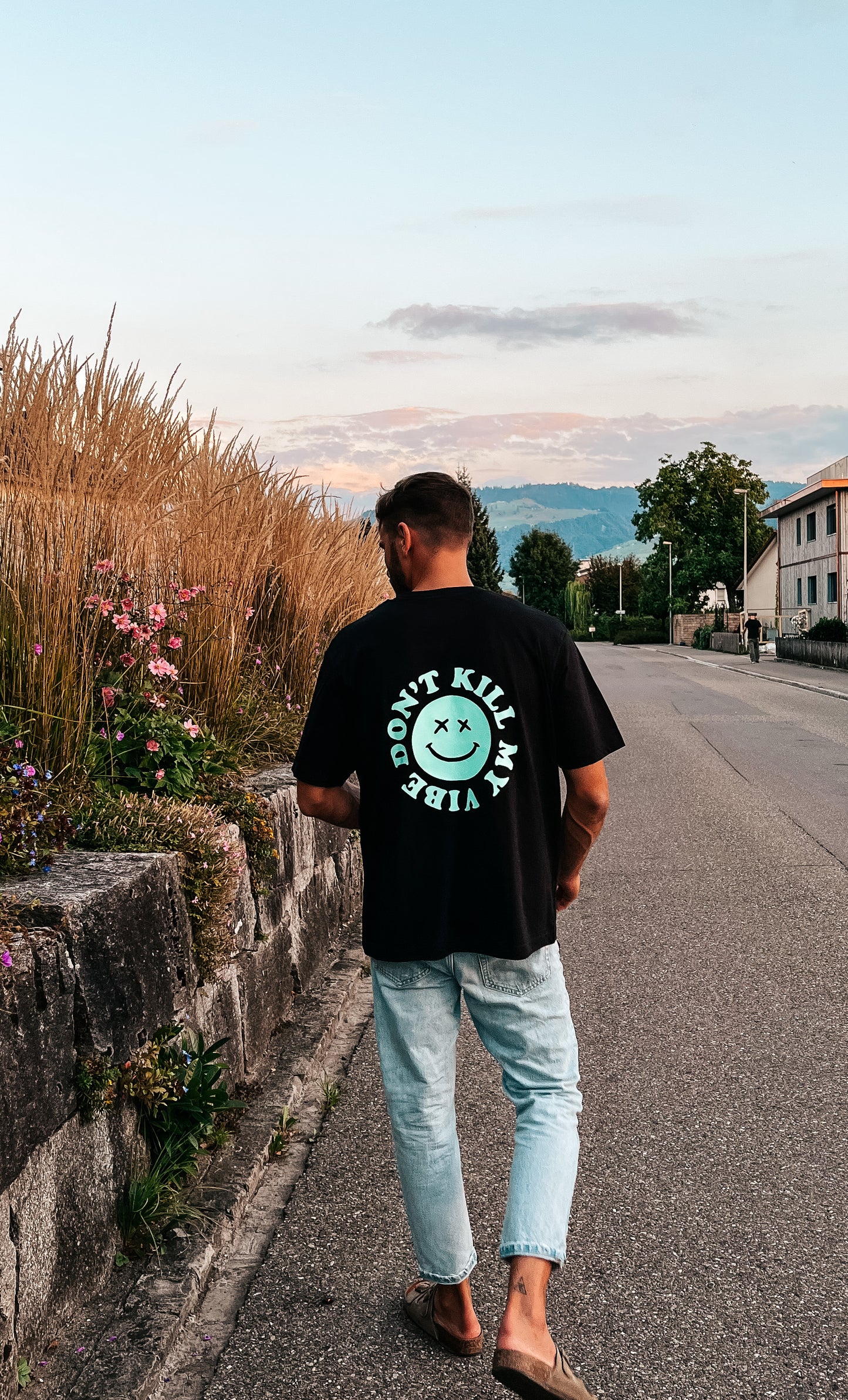 Unisex Relaxed T-Shirt “don’t kill my vibe” (Print ist Mint)